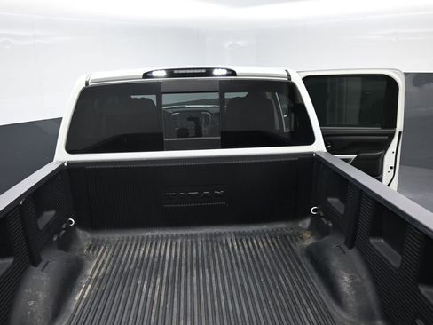 Used 2017 Nissan Titan SV RWD image 13