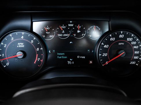 Used 2016 Chevrolet Camaro SS RWD image 18
