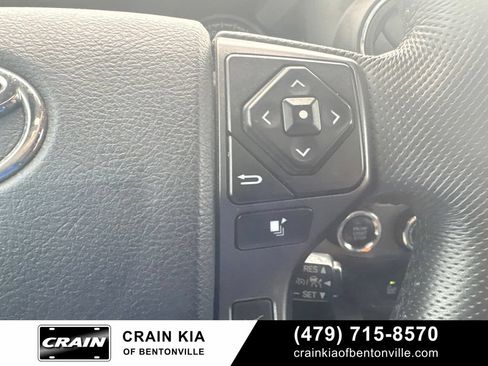 Used 2022 Toyota Tacoma TRD Off-Road w/ TRD Premium Off Road Package AWD/4WD image 32