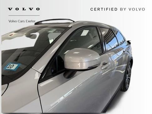 Certified 2024 Volvo V90 B6 Cross Country Plus image 12