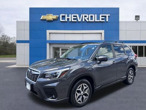 Used 2021 Subaru Forester Premium AWD/4WD image 3