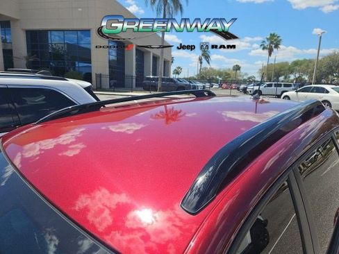 Used 2021 Jeep Cherokee Latitude Plus FWD image 13