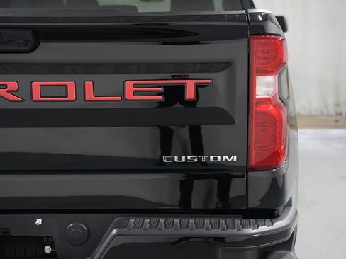 Used 2024 Chevrolet Silverado 1500 Custom image 10