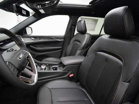 New 2026 Jeep Grand Cherokee L Limited AWD/4WD image 37