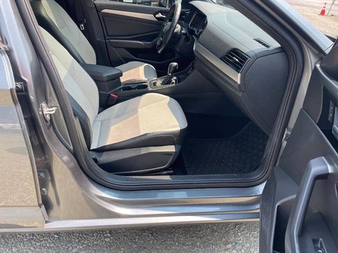Used 2019 Volkswagen Jetta R-Line FWD image 11
