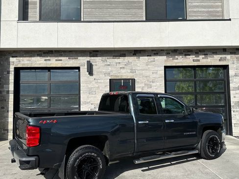 Used 2019 Chevrolet Silverado 1500 LT AWD/4WD image 3