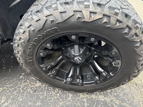 Used 2017 Jeep Wrangler Unlimited Sahara w/ Connectivity Group AWD/4WD image 4