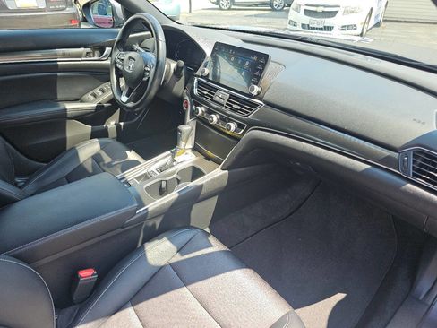 Used 2018 Honda Accord Sport image 26