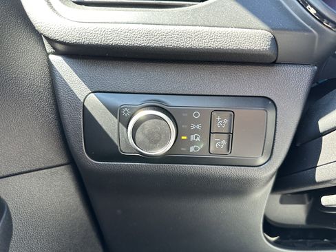 Used 2025 Ford Escape ST-Line AWD/4WD image 28