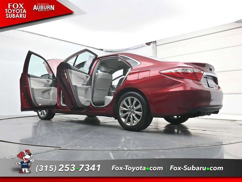 Used 2015 Toyota Camry XLE FWD image 33