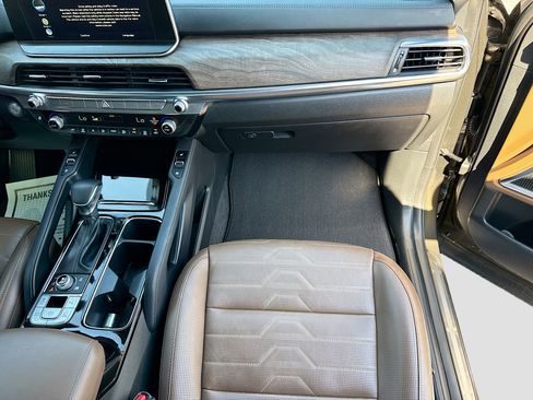 Used 2021 Kia Telluride SX w/ SX Prestige Package image 19