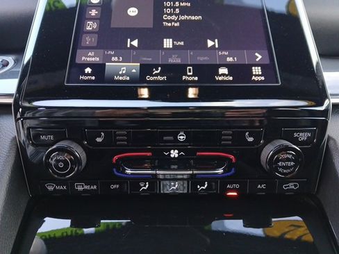 Certified 2022 Jeep Grand Cherokee L Laredo image 27