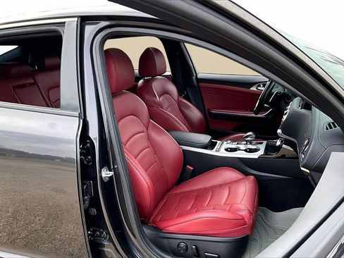 Used 2022 Kia Stinger GT2 image 7