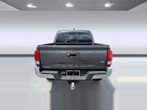 Used 2021 Toyota Tacoma SR5 RWD image 10