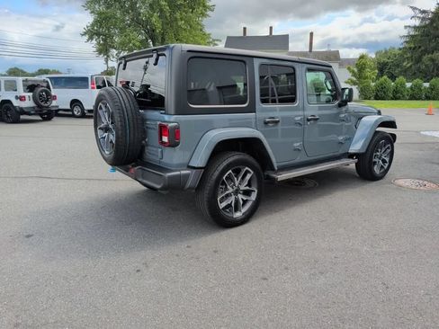 Used 2024 Jeep Wrangler Unlimited AWD/4WD image 7