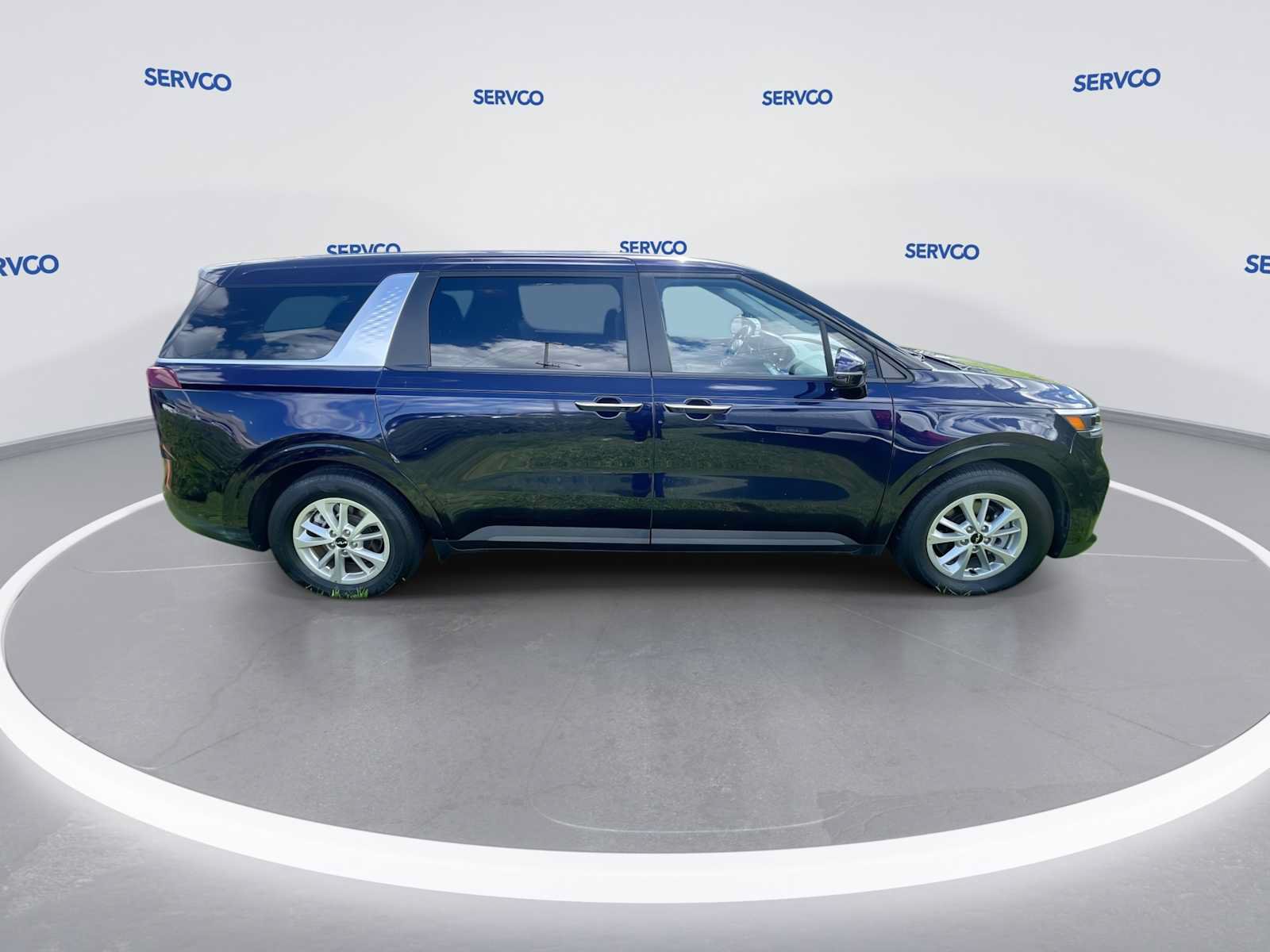 Used 2024 Kia Carnival LX FWD image 9