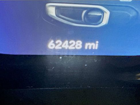 Used 2022 Jeep Wrangler Unlimited Sahara w/ Cold Weather Group image 5