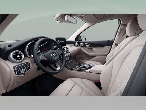 Used 2018 Mercedes-Benz GLC 300 4MATIC image 40