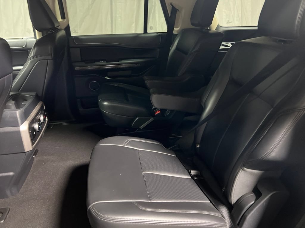 Used 2024 Ford Expedition XLT AWD/4WD image 20