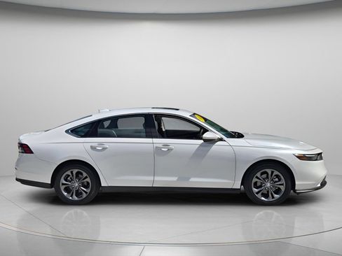 Used 2023 Honda Accord EX image 8