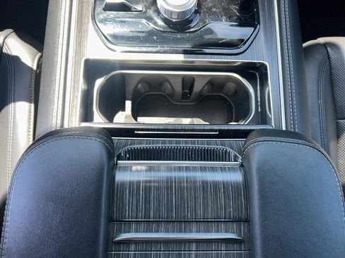 Used 2024 Jeep Wagoneer L Series II w/ Flexible Seating Group AWD/4WD image 21