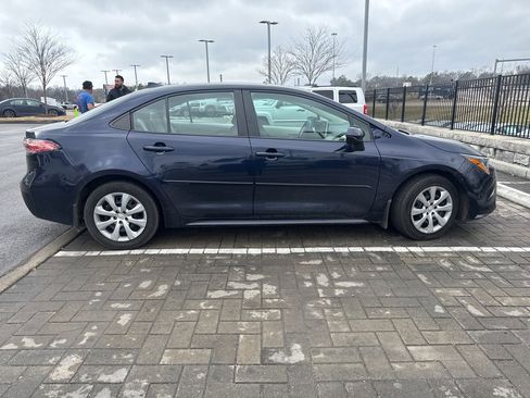 Certified 2021 Toyota Corolla LE image 4