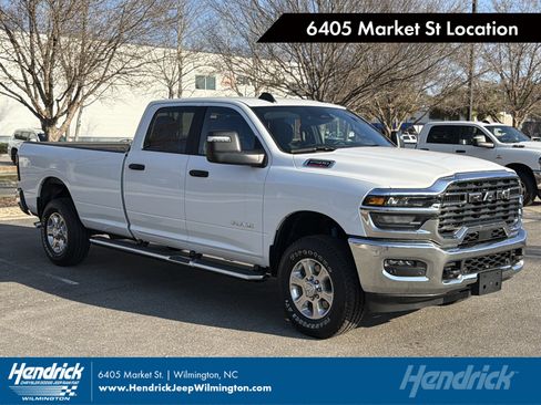 Used 2025 RAM 2500 Big Horn AWD/4WD image 1