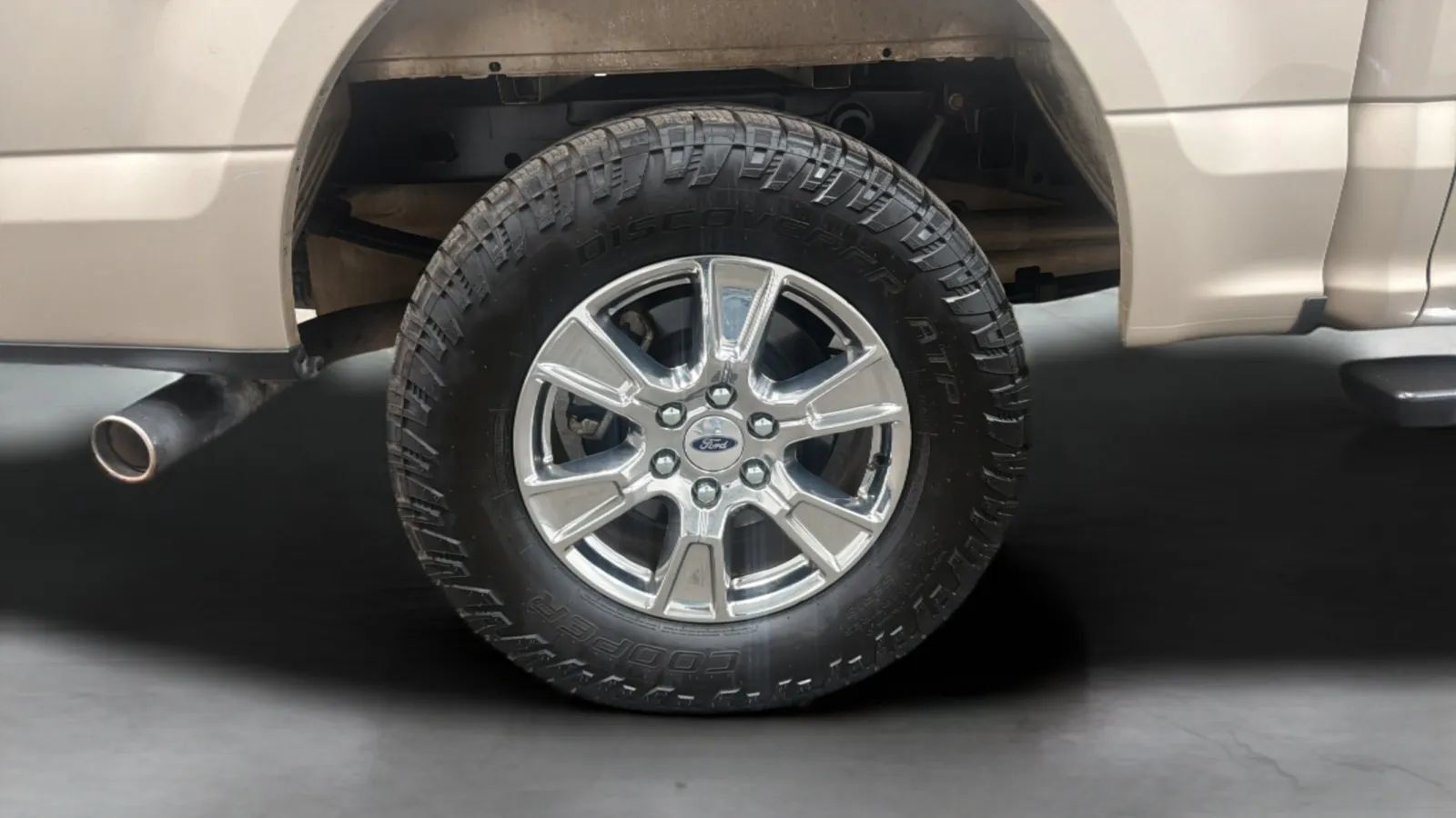 Used 2017 Ford F150 XLT w/ Equipment Group 302A Luxury AWD/4WD image 26