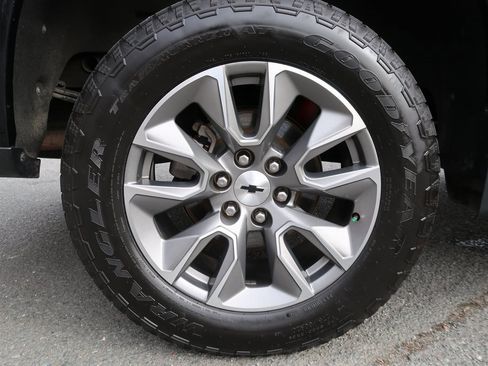 Certified 2020 Chevrolet Silverado 1500 RST image 40