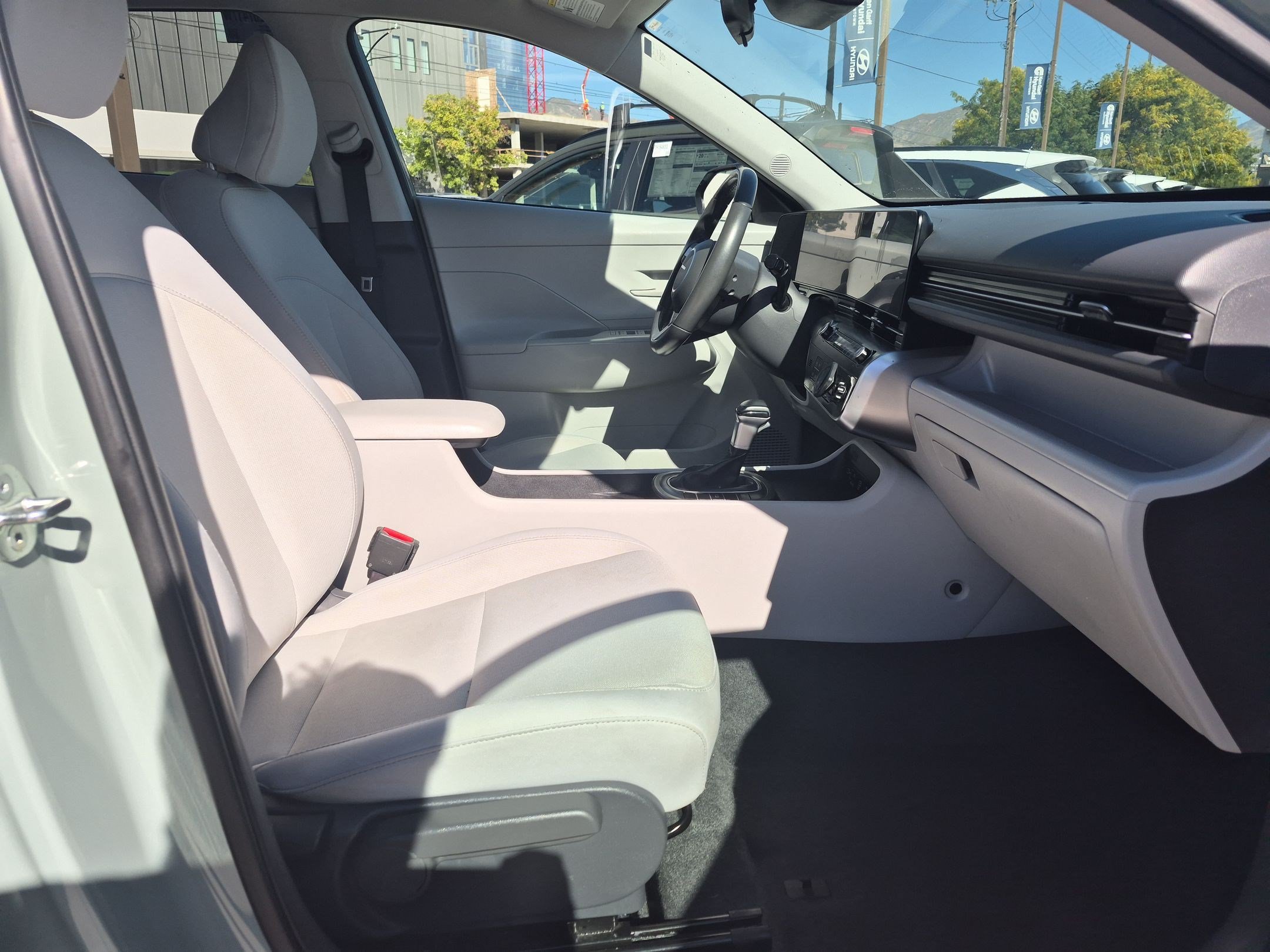 Used 2025 Hyundai Kona SEL FWD image 30
