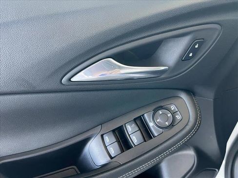 Used 2025 Buick Encore GX Preferred FWD image 17