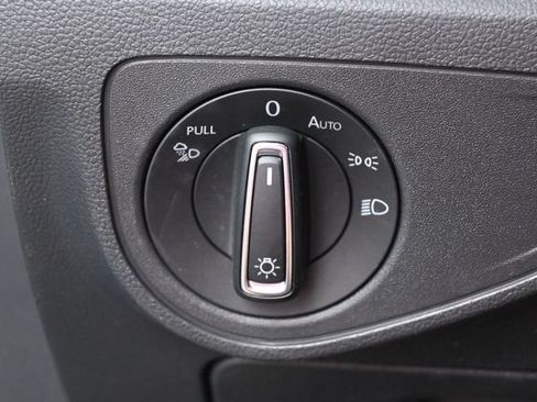 Used 2022 Volkswagen Atlas Cross Sport SE AWD/4WD image 15