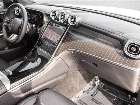 Certified 2024 Mercedes-Benz GLC 300 4MATIC image 28