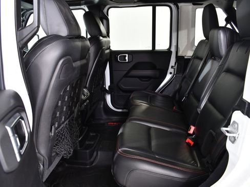 Used 2019 Jeep Wrangler Unlimited Rubicon image 16