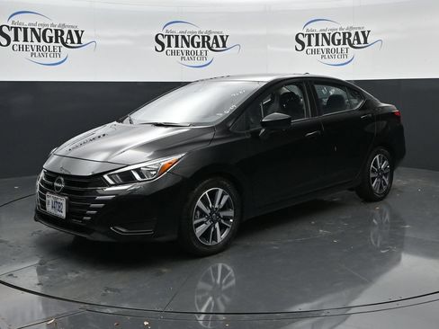 Used 2024 Nissan Versa SV FWD image 3