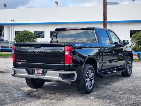 Used 2024 Chevrolet Silverado 1500 LT AWD/4WD image 7