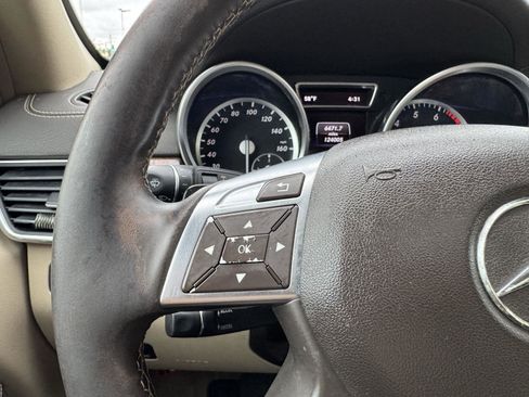 Used 2014 Mercedes-Benz GL 550 4MATIC image 27