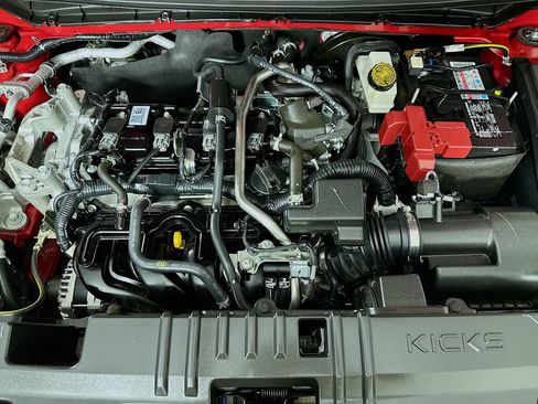 Certified 2025 Nissan Kicks SR AWD/4WD image 36