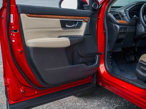 Used 2018 Honda CR-V Touring image 9