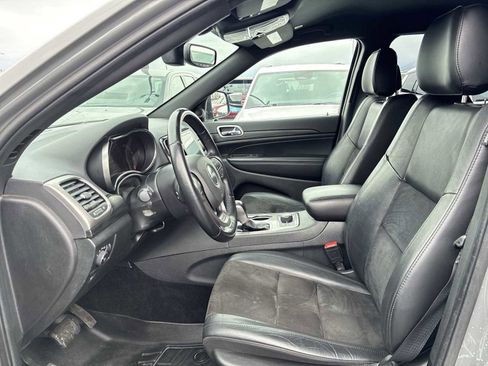 Used 2022 Jeep Grand Cherokee Laredo X image 13