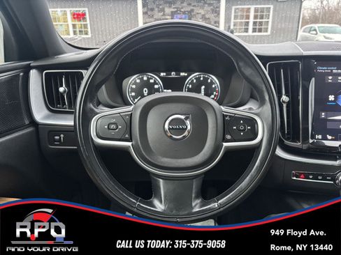 Used 2020 Volvo XC60 T6 Momentum image 19