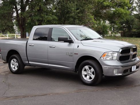 Used 2020 RAM 1500 Classic SLT w/ Luxury Group image 2