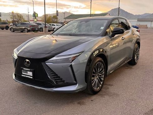 Used 2023 Lexus RZ 450e Premium w/ Accessory Package (2T) image 3