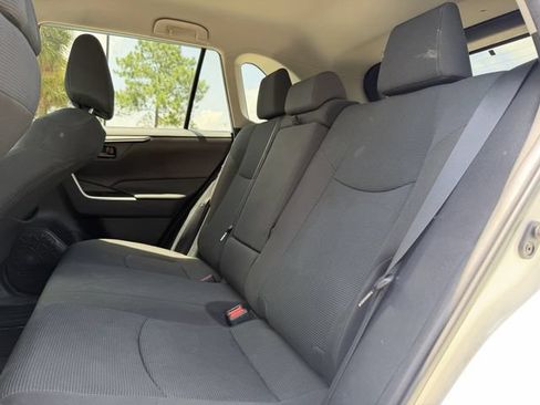 Used 2021 Toyota RAV4 LE FWD image 23
