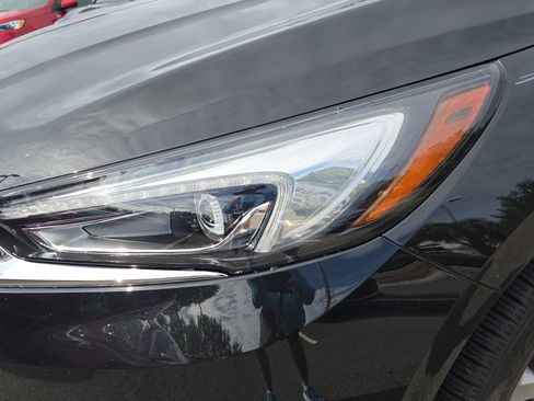 Used 2019 Buick Enclave Avenir w/ Avenir Technology Package image 10