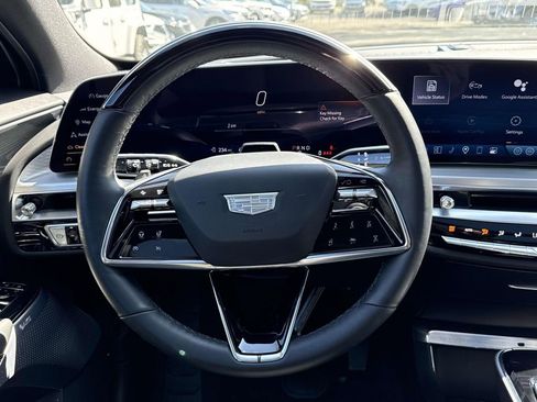 Used 2025 Cadillac Lyriq Sport AWD/4WD image 18