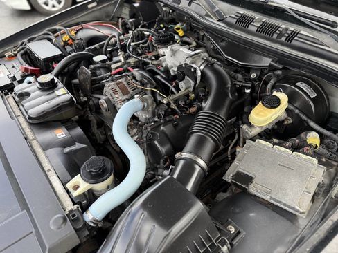 Used 2009 Ford Crown Victoria Police Interceptor image 18