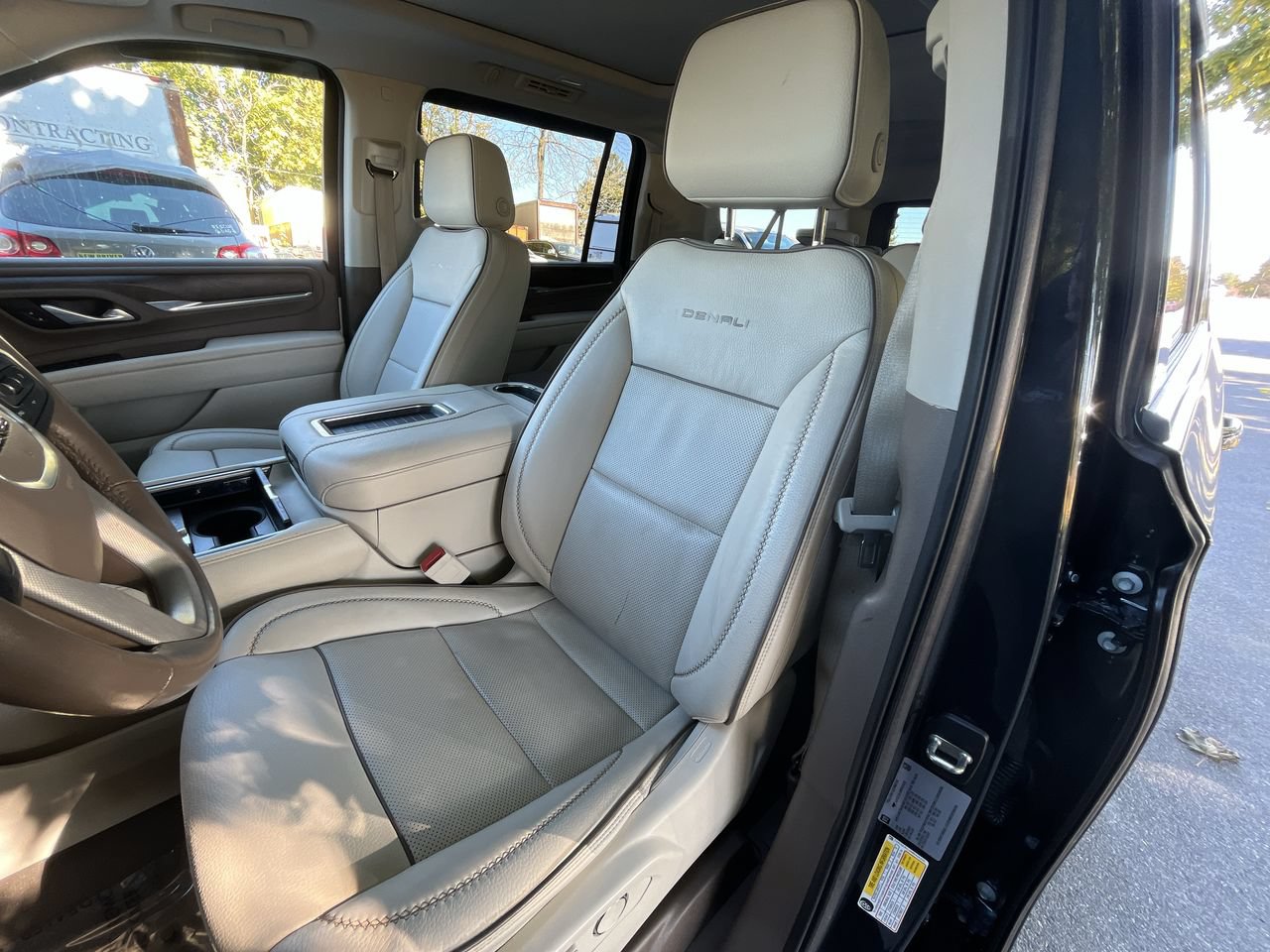 Used 2021 GMC Yukon XL Denali AWD/4WD image 5
