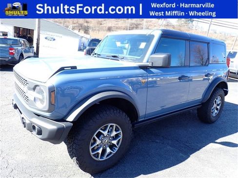 Used 2025 Ford Bronco Badlands image 1