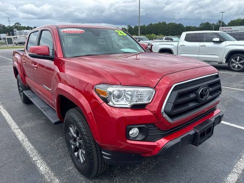 Used 2023 Toyota Tacoma SR5 w/ Technology Package RWD image 2
